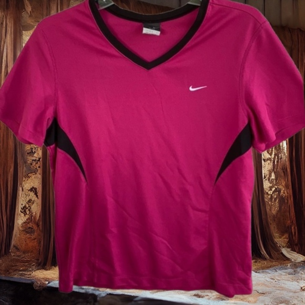 Nike Girls Dri-FIT Magenta Pink Black Colorblock V-Neck Athletic Tee